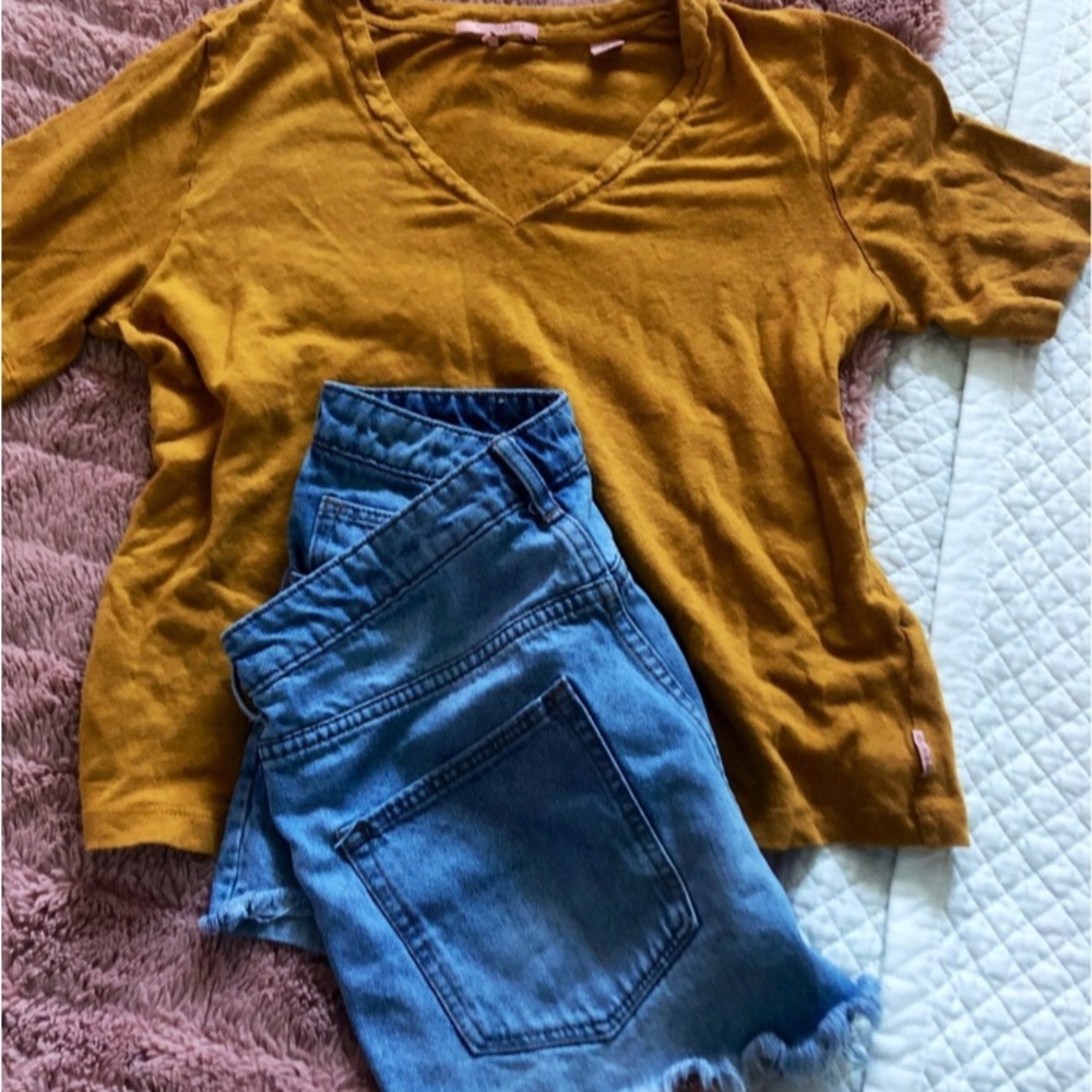 Scotch & Soda Mustard Yellow V-Neck Short Sleeve Tee